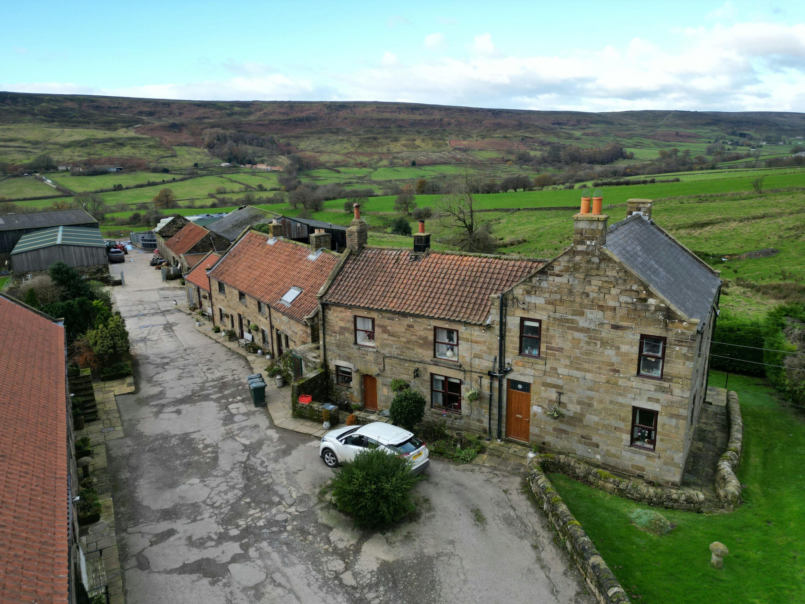 Craven Garth Farm & Cottages Sanderson Weatherall